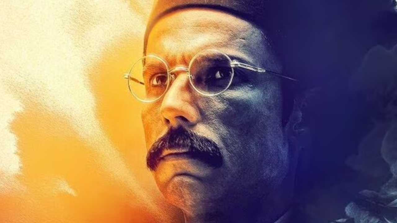 A Close Look At The Freedom Struggle by Randeep Hooda